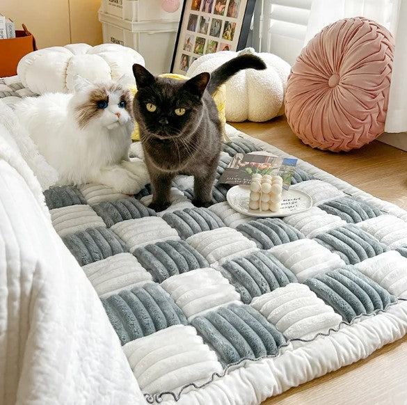Guardian Paws™ Dream-Cloud Plush Pet Mat